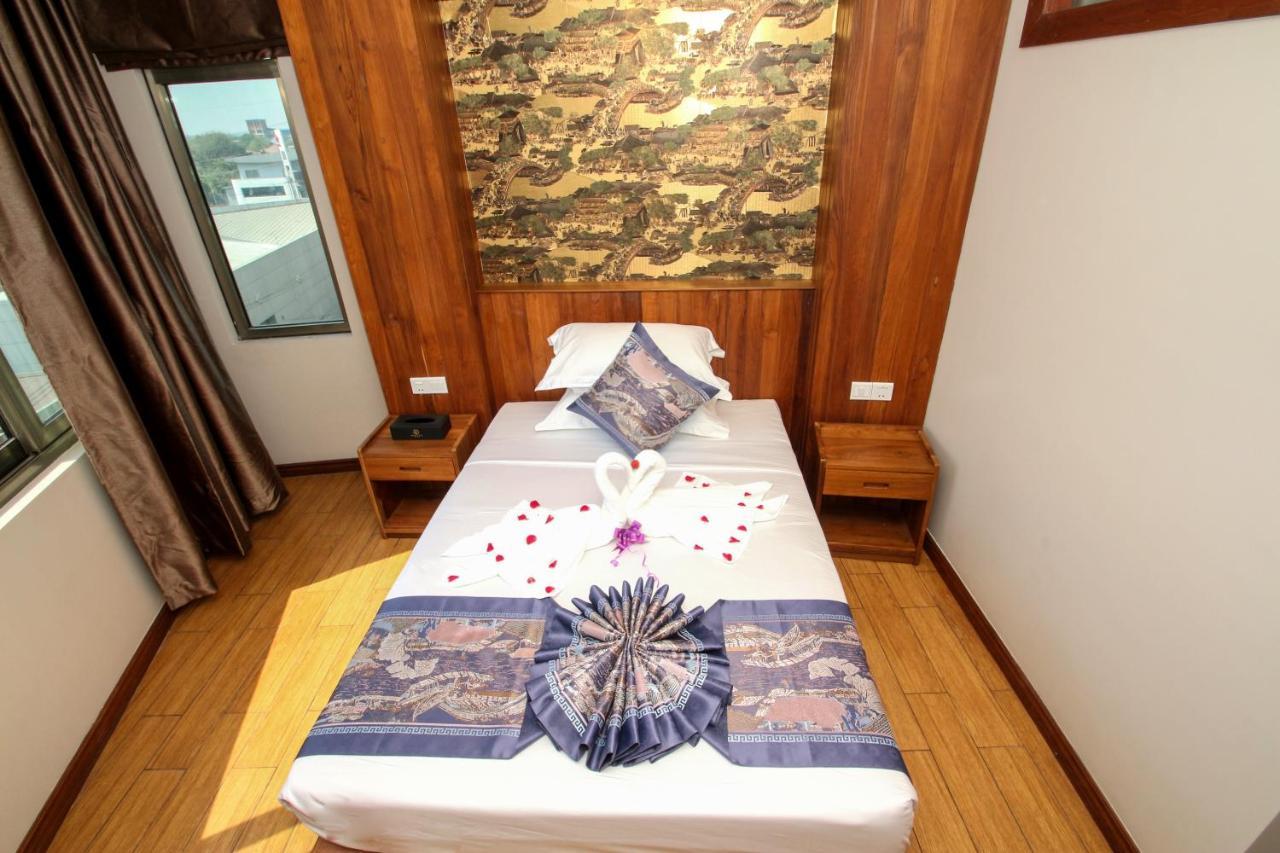 Gemsy Hotel Янгон Экстерьер фото
