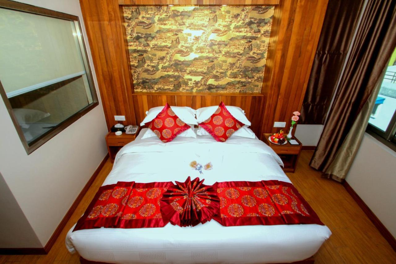 Gemsy Hotel Янгон Экстерьер фото