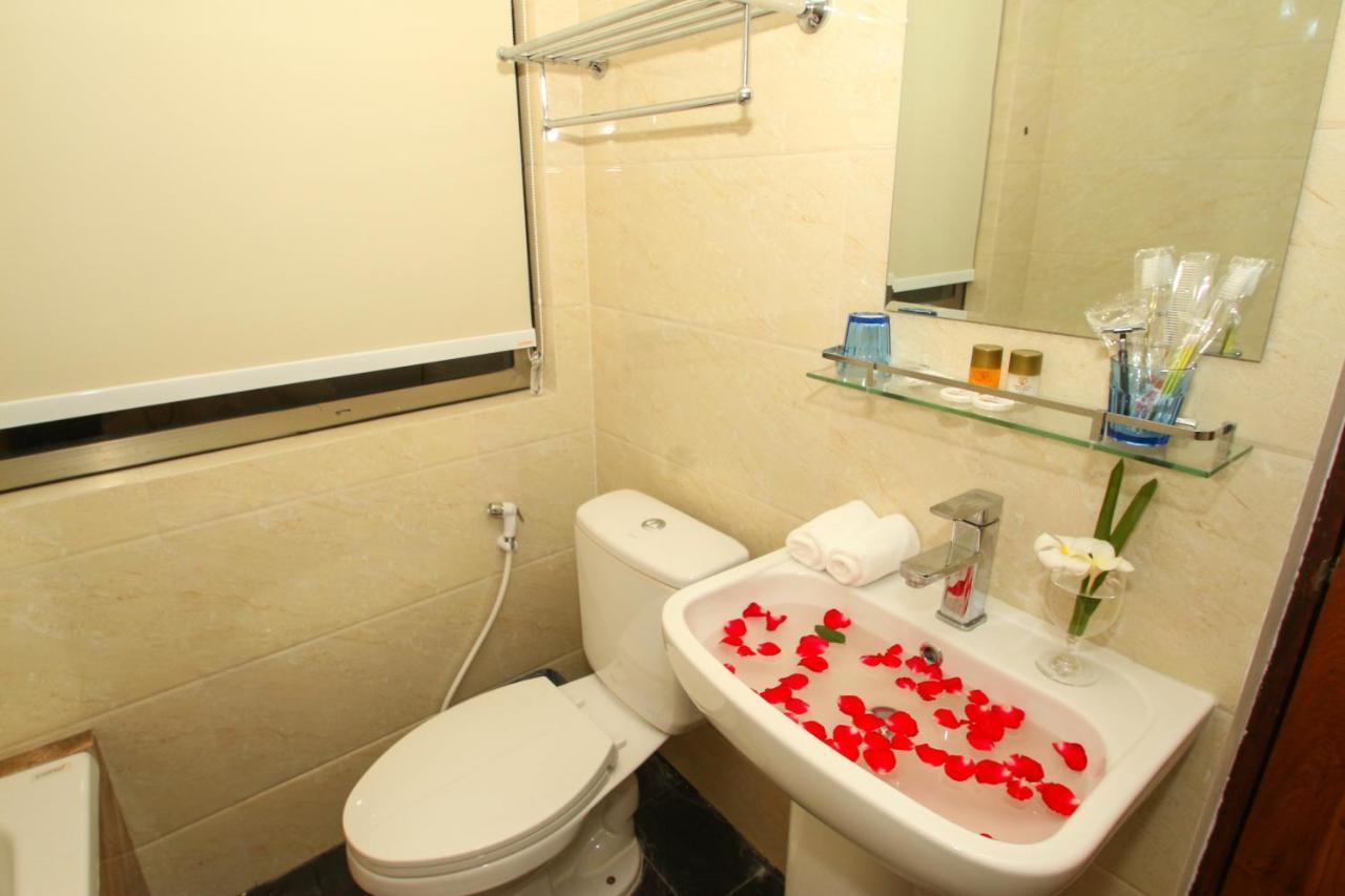 Gemsy Hotel Янгон Экстерьер фото