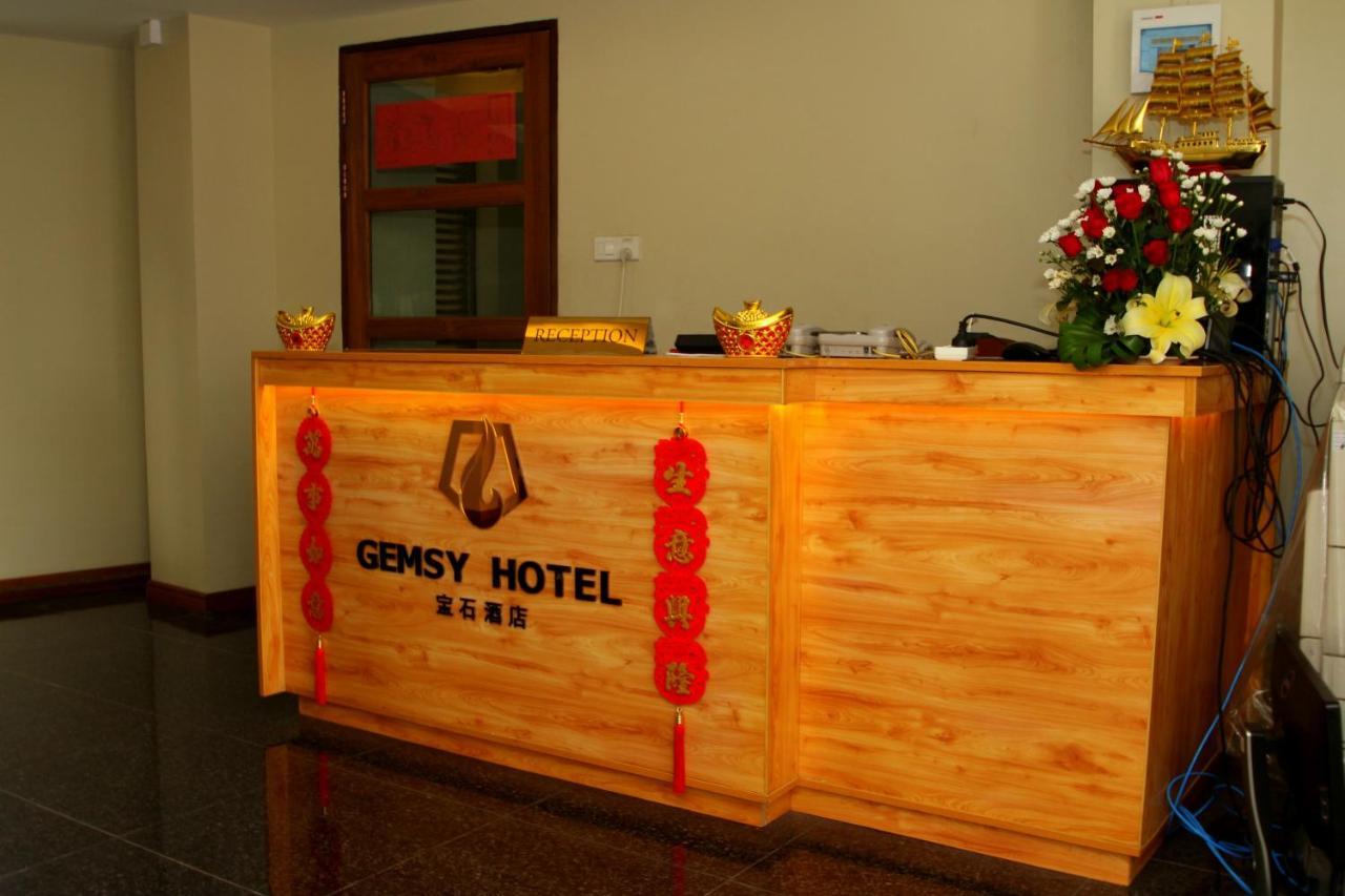 Gemsy Hotel Янгон Экстерьер фото