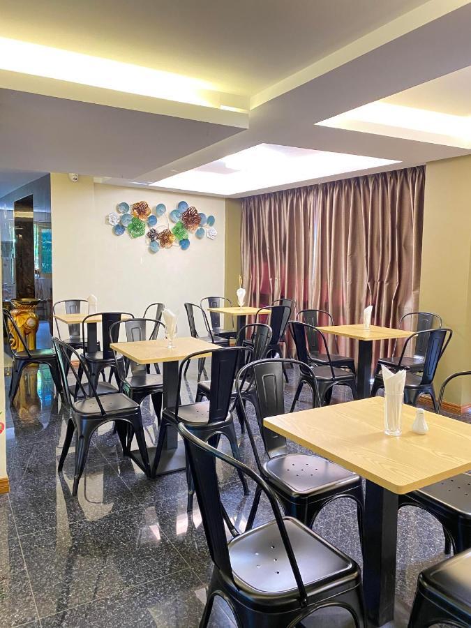 Gemsy Hotel Янгон Экстерьер фото